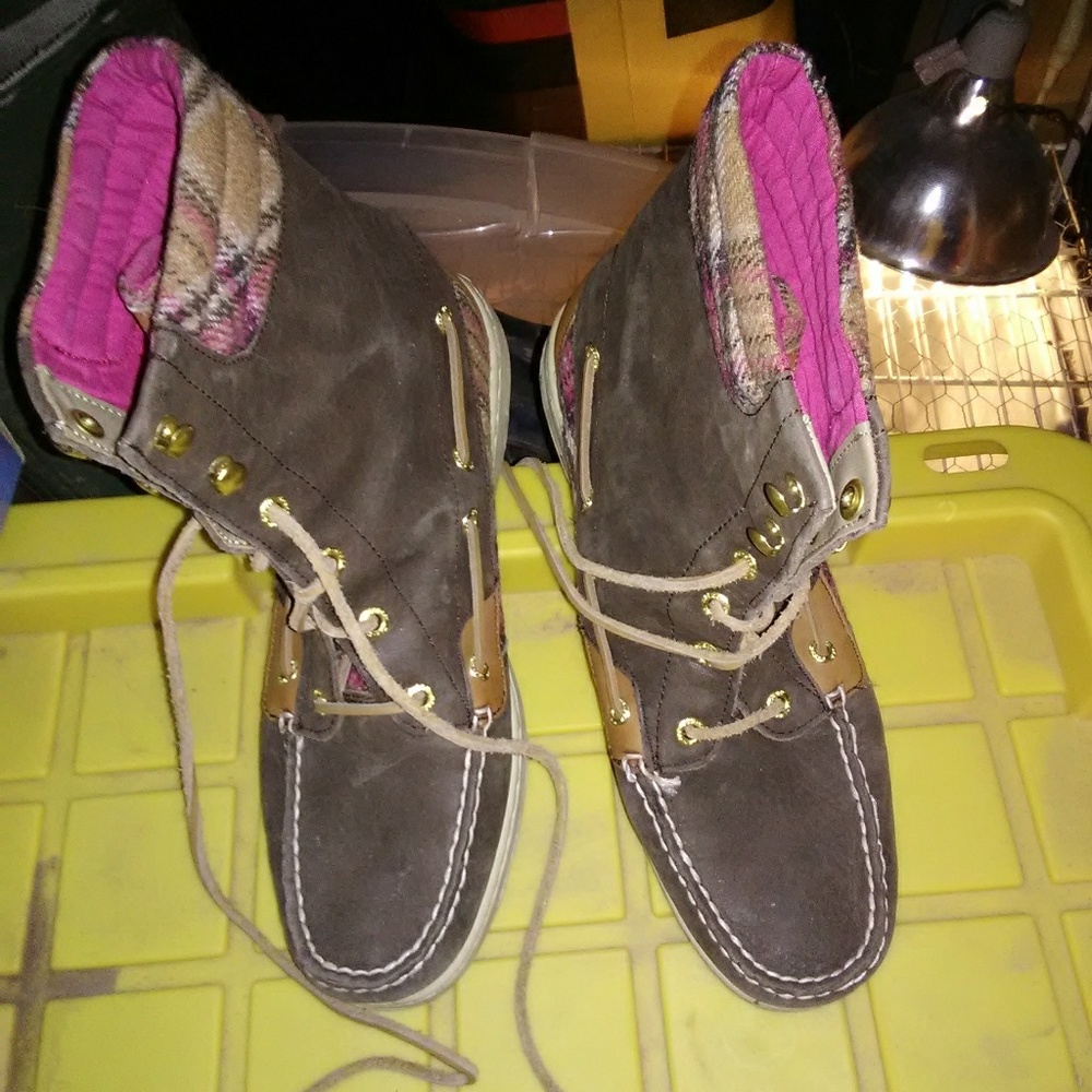 Sperry high top boat shoes